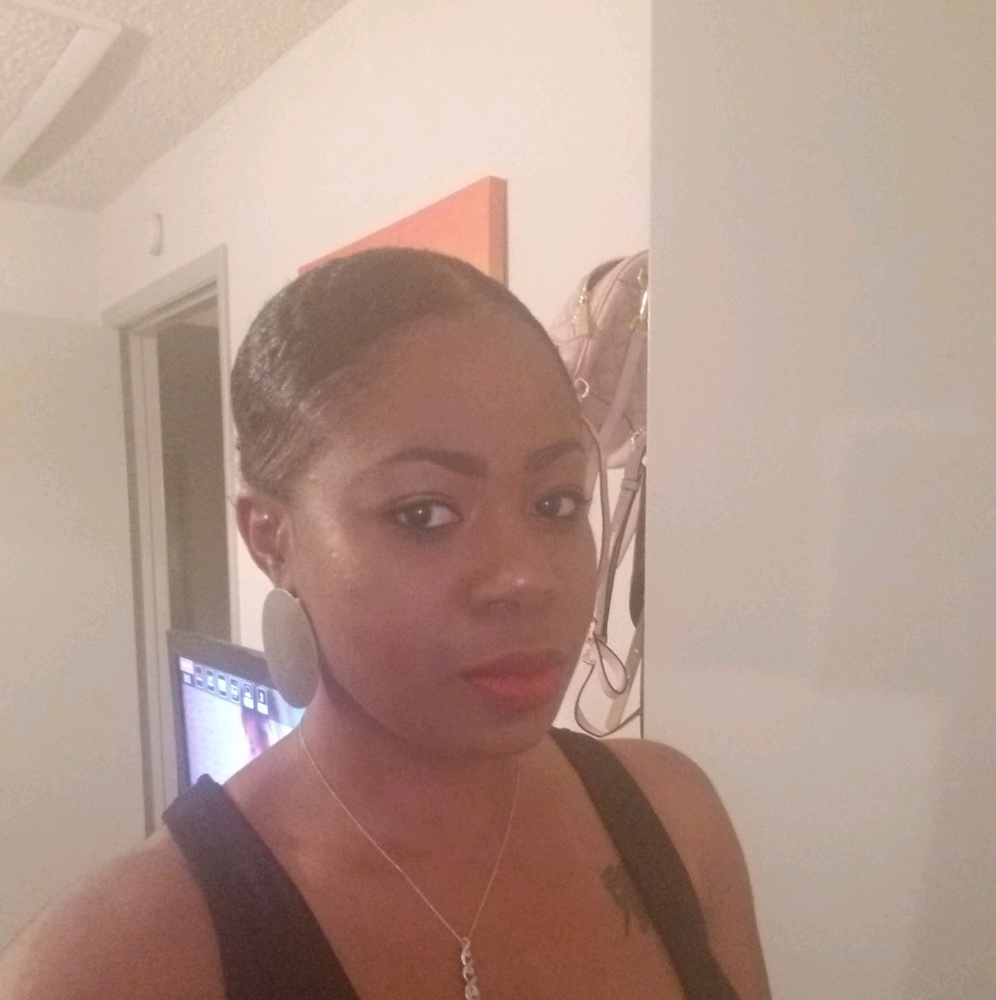 Meet your Posher, Akista